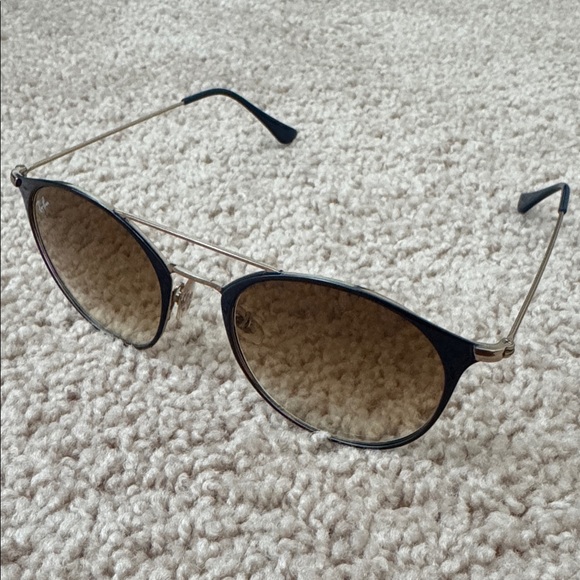 Ray-Ban RB3546 Sunglasses with Case